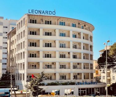 HOTEL LEONARDO