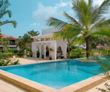 AHG HISIA NUNGWI EXPERIENCE HOTEL